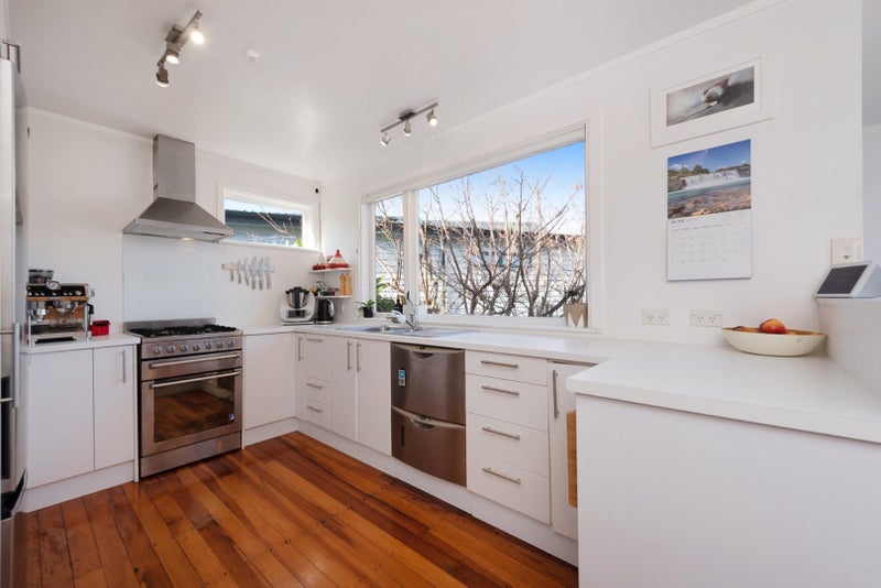34 Punjab Street, Khandallah, Wellington - Carousel 1
