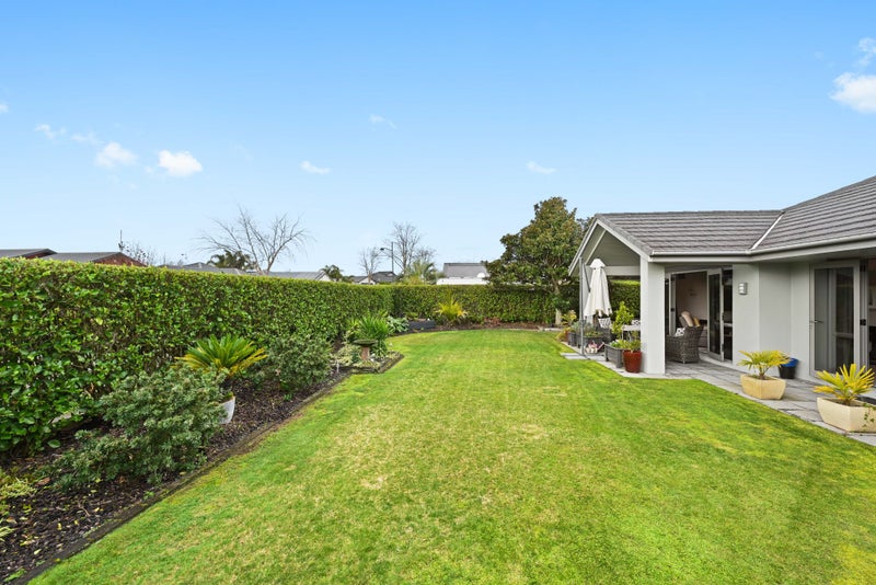 7 St James Drive, Huntington, Hamilton - Carousel 2