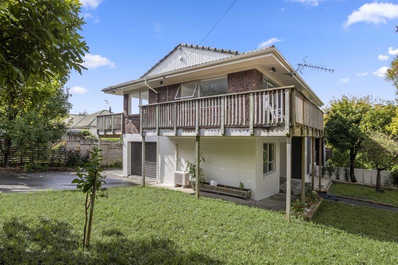 1/12 Shera Road, Remuera, Auckland - Carousel 1