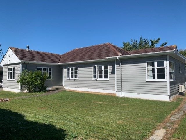 14 Pearce Crescent, Taita, Lower Hutt - Carousel 1