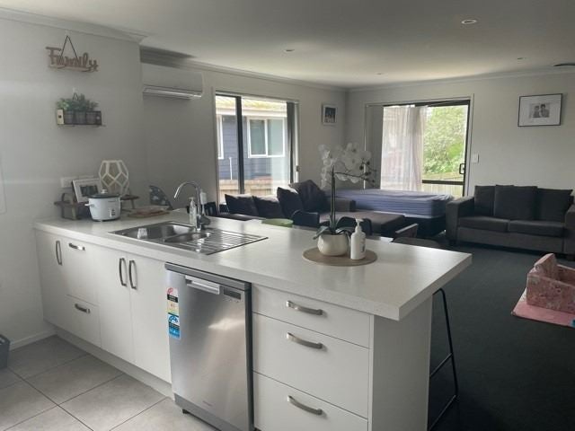 129 Tidal Road, Mangere, Auckland - Carousel 2
