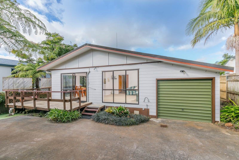 2/5 Potter Avenue, Northcote, Auckland - Carousel 2