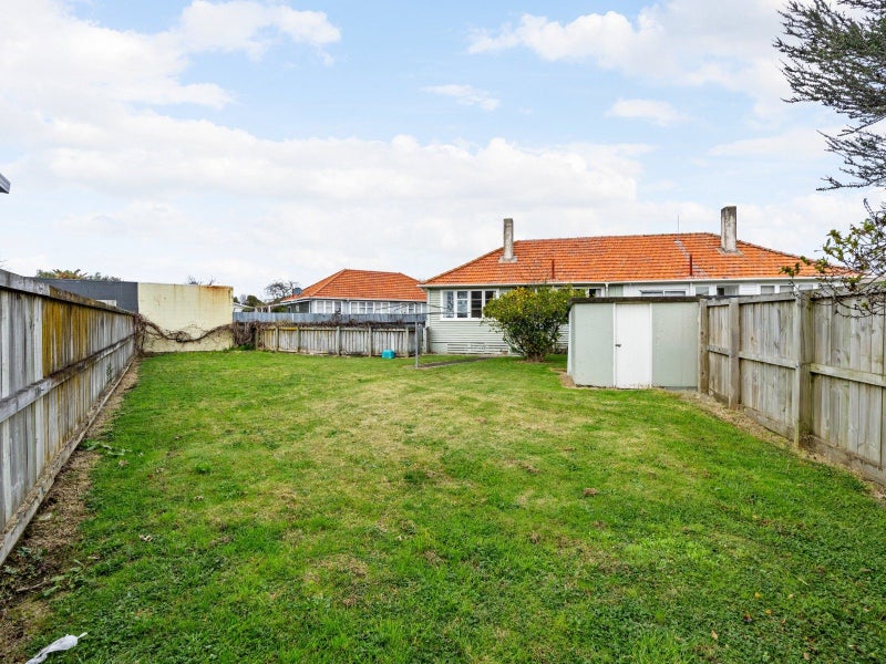 8 Gardiner Place, Fairfield, Hamilton - Carousel 3