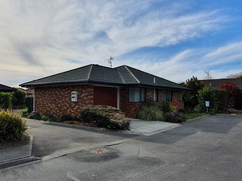 9 Pettit Place, The Wood, Nelson - Carousel 1