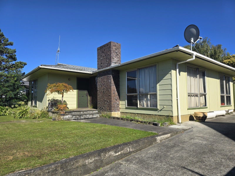 41 Rhodes Drive, Kelvin Grove, Palmerston North - Carousel 1