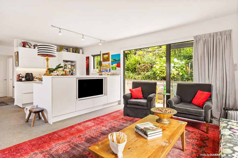 26 Futuna Close, Karori, Wellington - Carousel 2