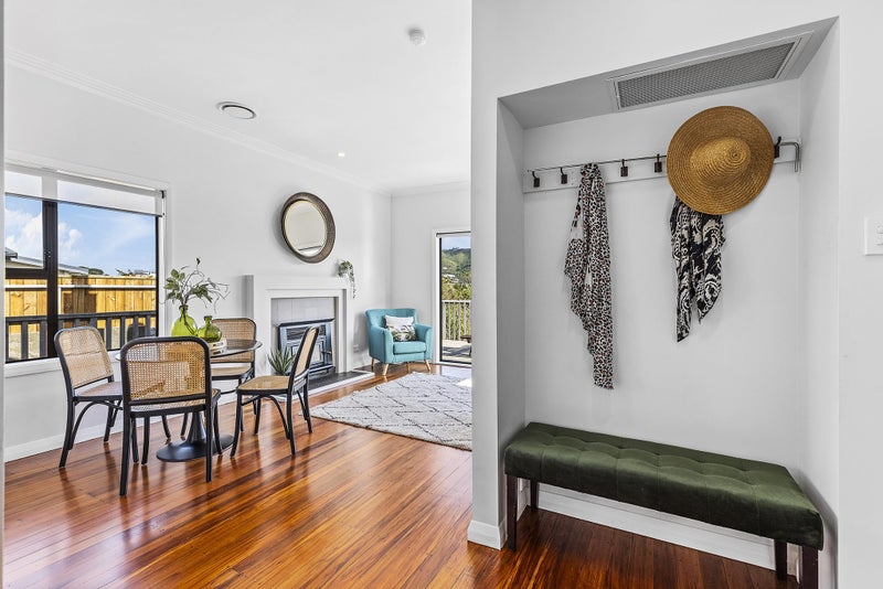 50 Sheridan Terrace, Johnsonville, Wellington - Carousel 2