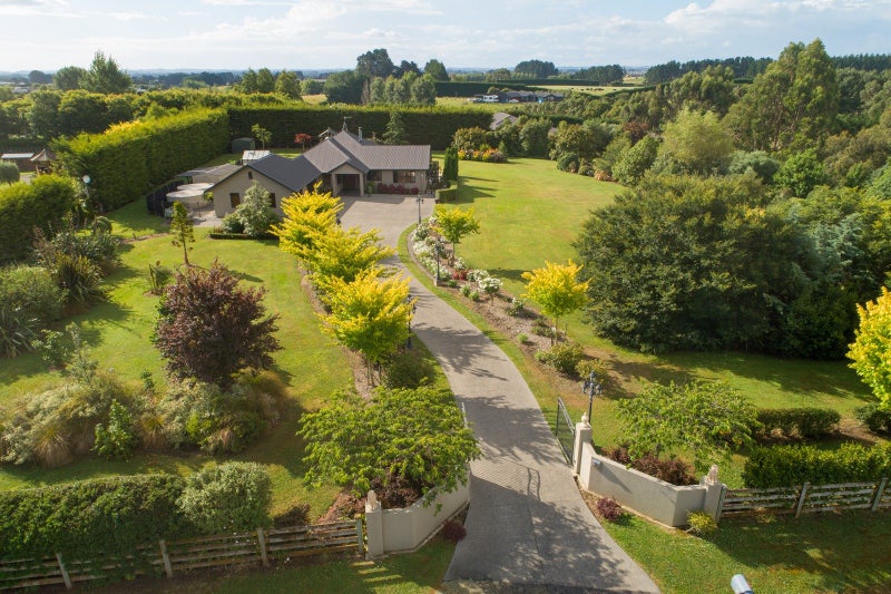 7 Dobsons Lane, Kelvin Grove, Palmerston North - Carousel 1