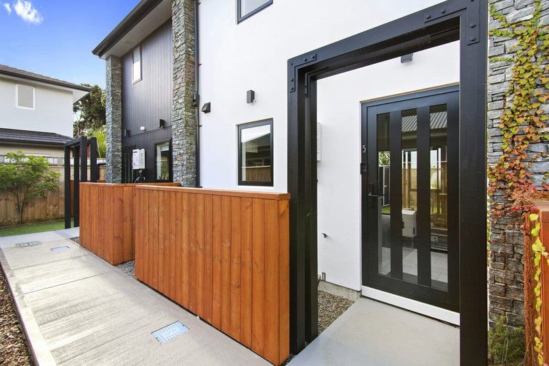 5/27 Waiwhetu Road, Waiwhetu, Lower Hutt - Carousel 1