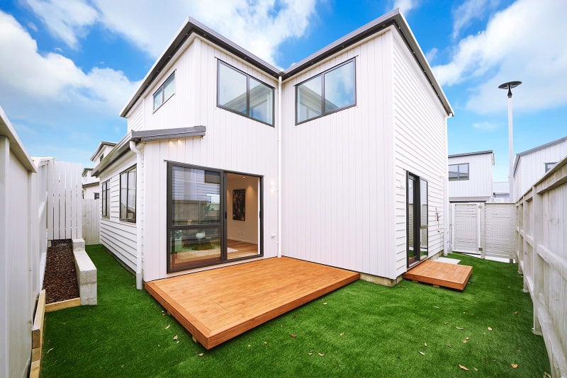 17 Amaru Road, One Tree Hill, Auckland - Carousel 1