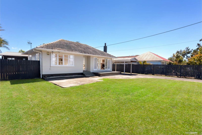 7 Forest Hill Road, Henderson, Auckland - Carousel 1