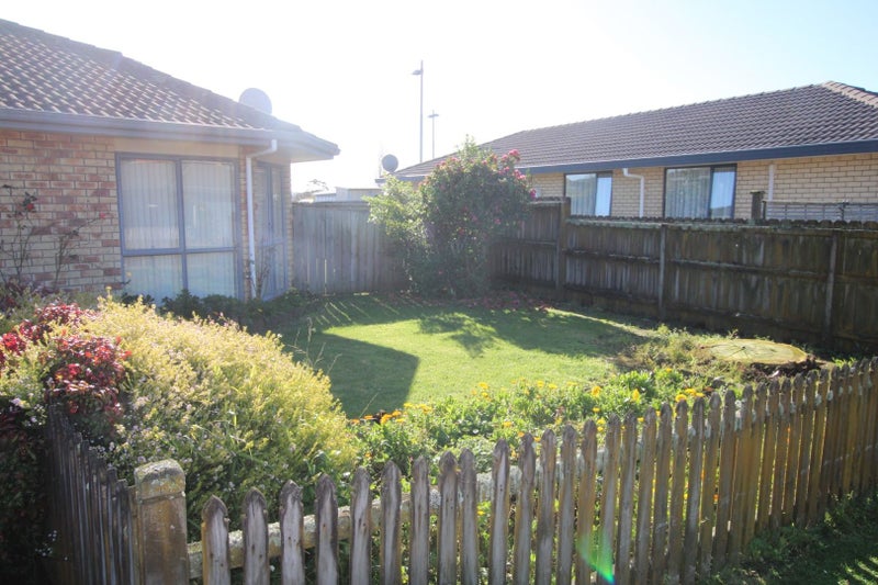 9/72 Swanson Road, Henderson, Auckland - Carousel 10
