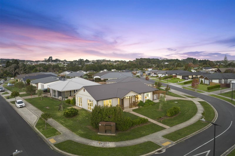 24 Malbec Place, Huapai, Kumeu - Carousel 2