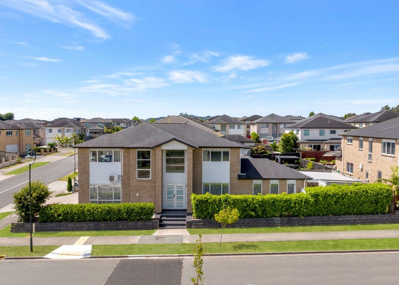 20 Moville Drive, Flat Bush, Auckland - Carousel 1