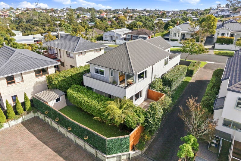 2/20 Tui Glen Road, Birkenhead, North Shore City, Auckland - Carousel 2
