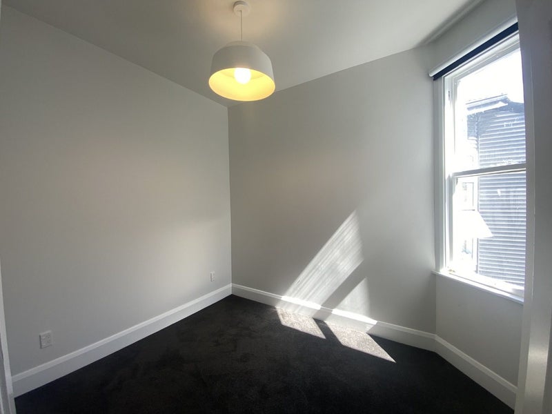 23 Elizabeth Street, Mount Victoria, Wellington - Carousel 11