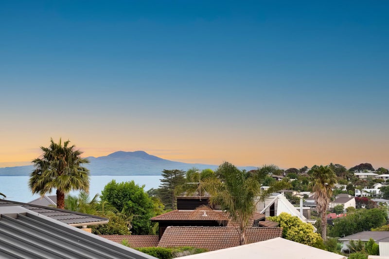 2/331 Beach Road, Campbells Bay, Auckland - Carousel 2