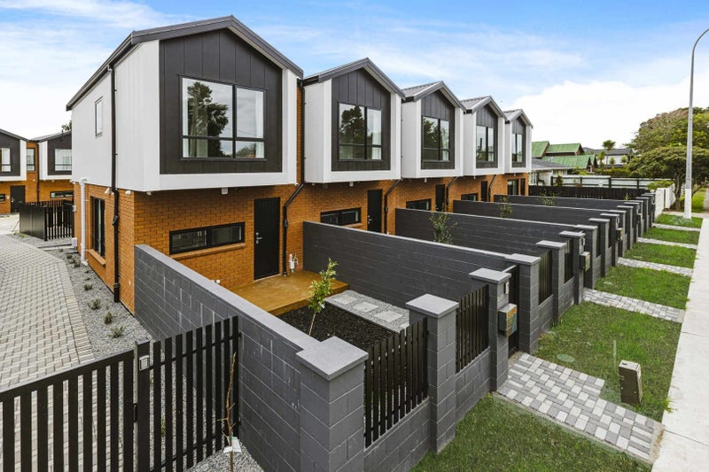 13/1 Tennessee Avenue, Mangere East, Auckland - Carousel 1