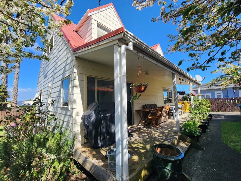 15B Ngatiawa Street, One Tree Hill, Auckland - Carousel 2