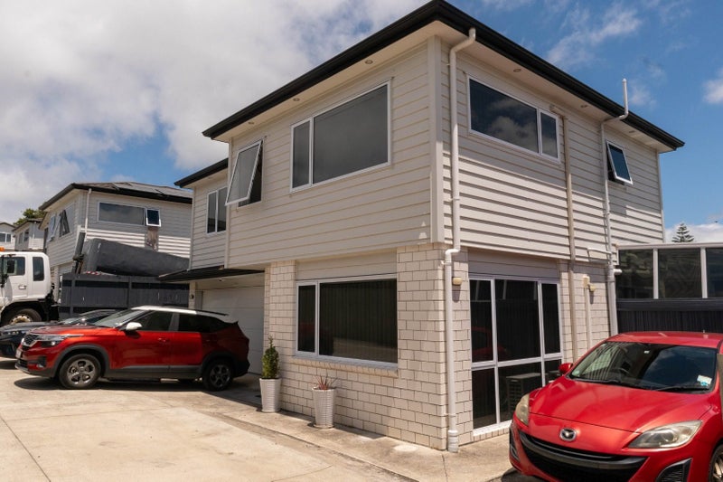 6 Orona Way, Papatoetoe, Auckland - Carousel 1
