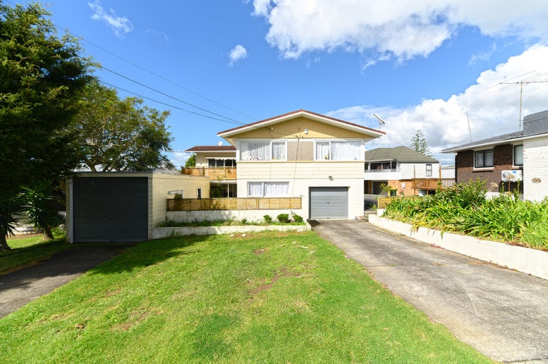 20 Holland Road, Hillcrest, Auckland - Carousel 1