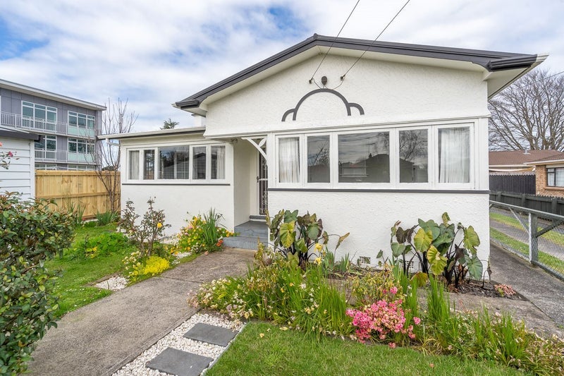 12 Frances Street, Hamilton East, Hamilton - Carousel 1