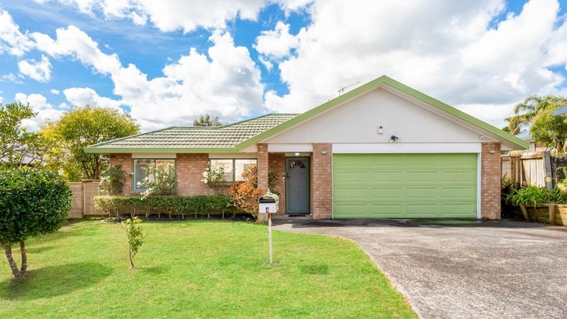 4 Arlose Place, Westgate, Auckland - Carousel 1