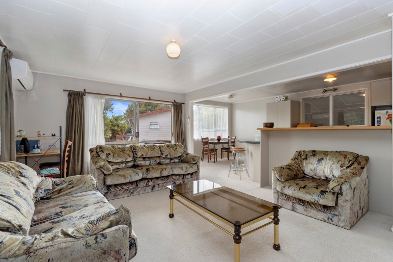 15 Crescent Court, Melville, Hamilton - Carousel 2