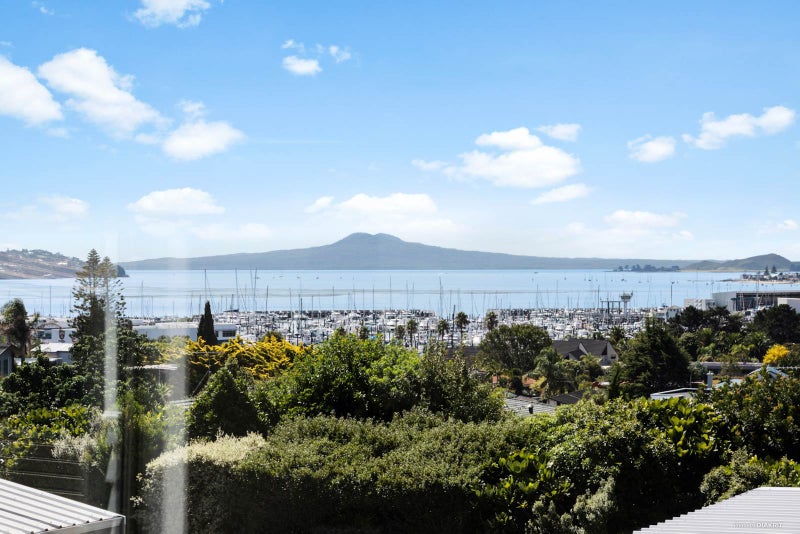 19B Sunderlands Road, Half Moon Bay, Auckland - Carousel 2