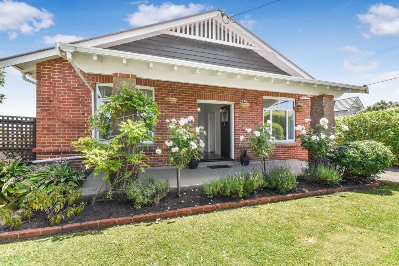 35 Hunt Street, Andersons Bay, Dunedin - Carousel 1