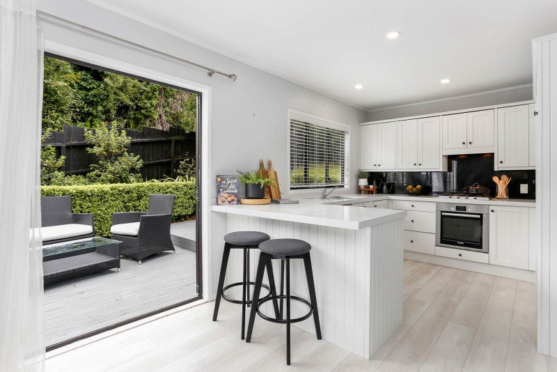 10 Honeysuckle Lane, Mairangi Bay, Auckland - Carousel 2