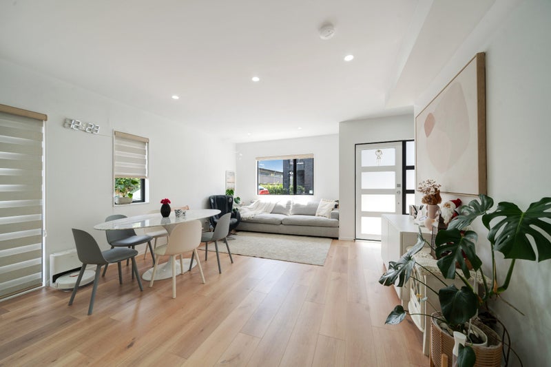 26 Eileen Newey Place, Henderson, Auckland - Carousel 2