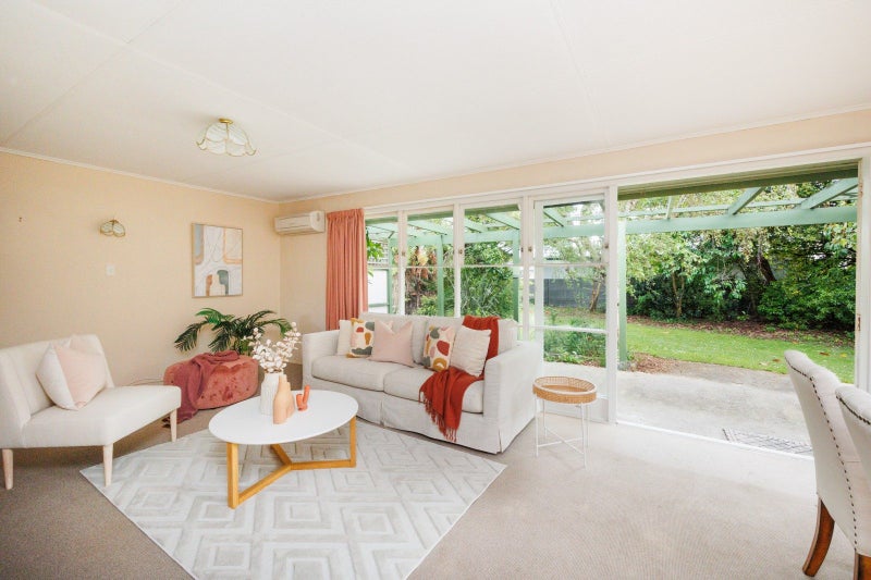6 Eton Place, Terrace End, Palmerston North - Carousel 2