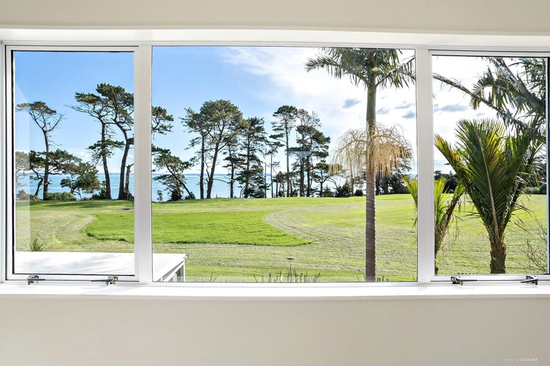 19 Nicholas Gibbons Drive, Clendon Park, Auckland - Carousel 1