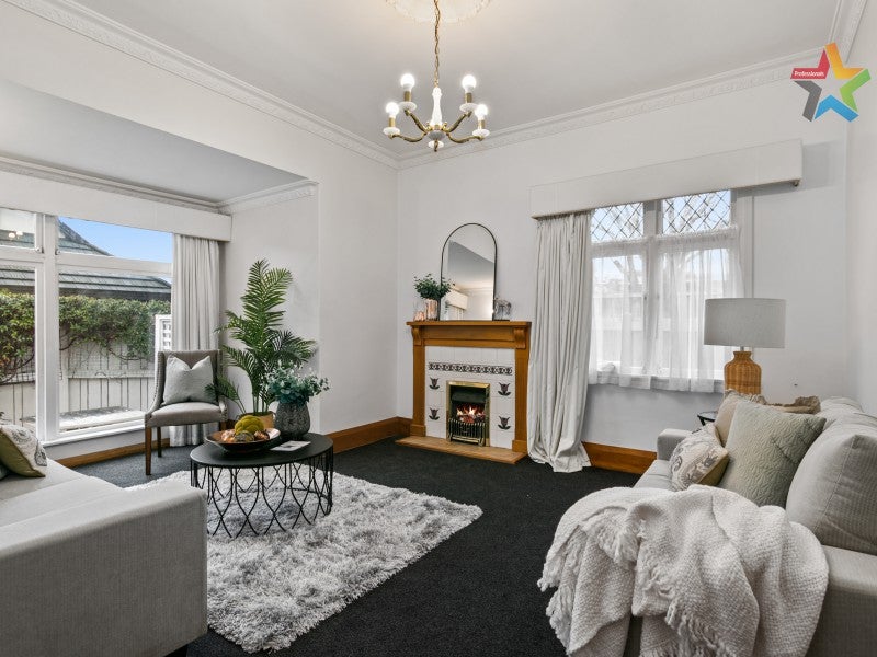 15 PURIRI ST , WOBURN, LOWER HUTT - Carousel 2