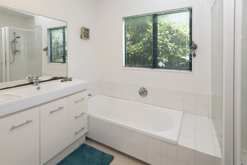 7 Sheffield Place, Botany Downs, Auckland - Carousel 15