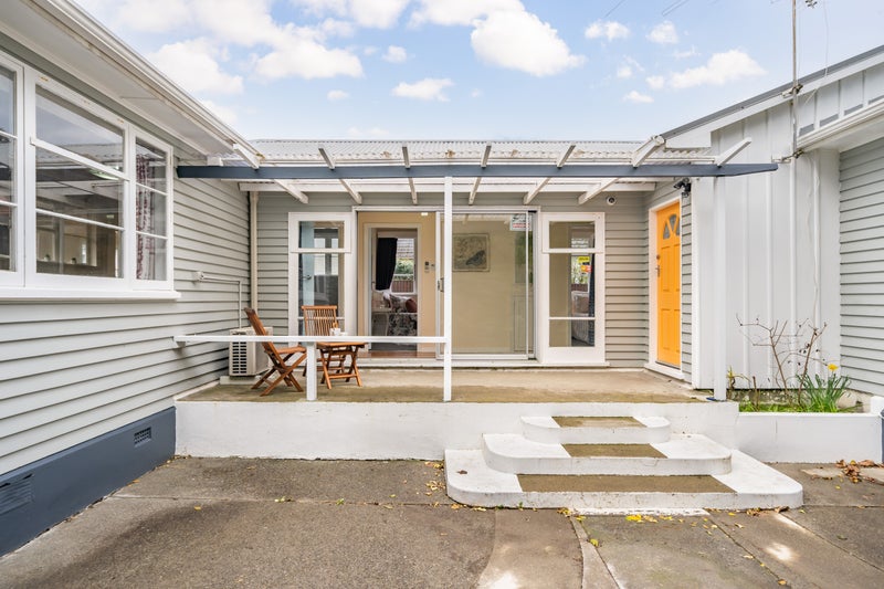 1/1000 Taita DR, Taita, Lower Hutt - Carousel 23