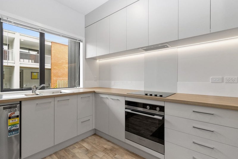 3/7 Dyer Street, Whitiora, Hamilton - Carousel 2