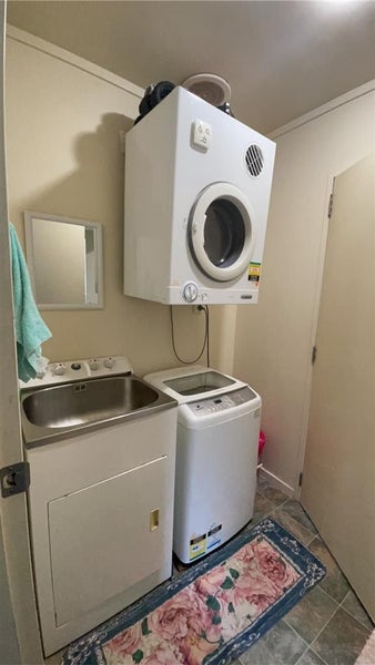 9J View Road, Glenfield, Auckland - Carousel 6