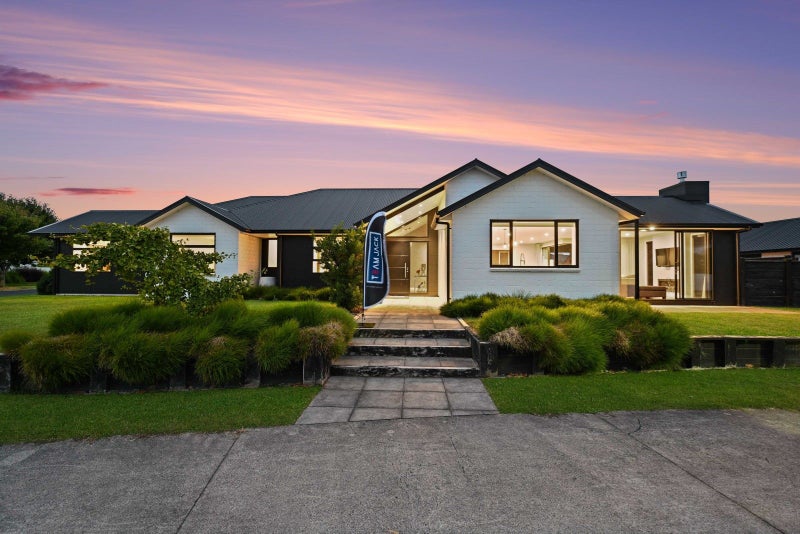 2 Helen June Avenue, Flagstaff, Hamilton - Carousel 2