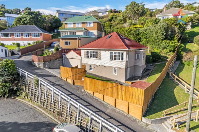 99 Sunshine Avenue, Karori, Wellington - Carousel 2