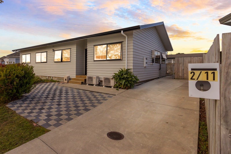 2/11 Shelley Jane Place, Dinsdale, Hamilton - Carousel 1