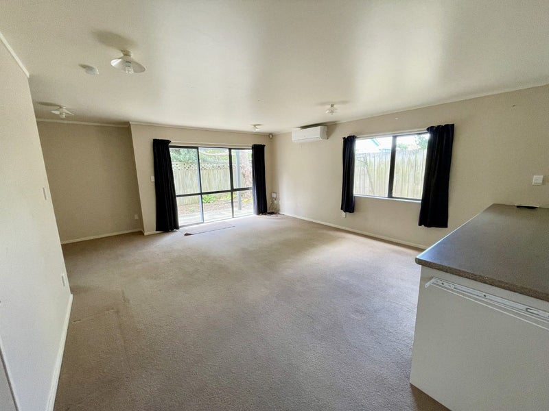 151 Queens Drive, Lyall Bay, Wellington - Carousel 2
