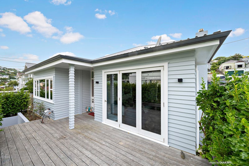 33 William Street, Hataitai, Wellington - Carousel 1