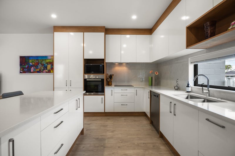 24C Castledine Crescent, Glen Innes, Auckland - Carousel 2