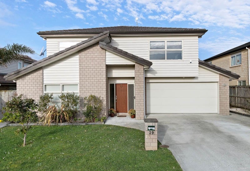 29 Coolaghy Drive, Flat Bush, Auckland - Carousel 1