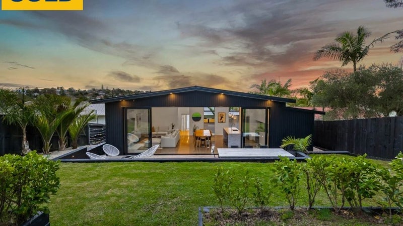 30A Alexander Avenue, Torbay, Auckland - Carousel 1