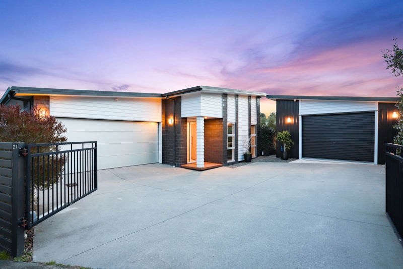 27 Bradnor Meadows Drive, Swanson, Auckland - Carousel 1