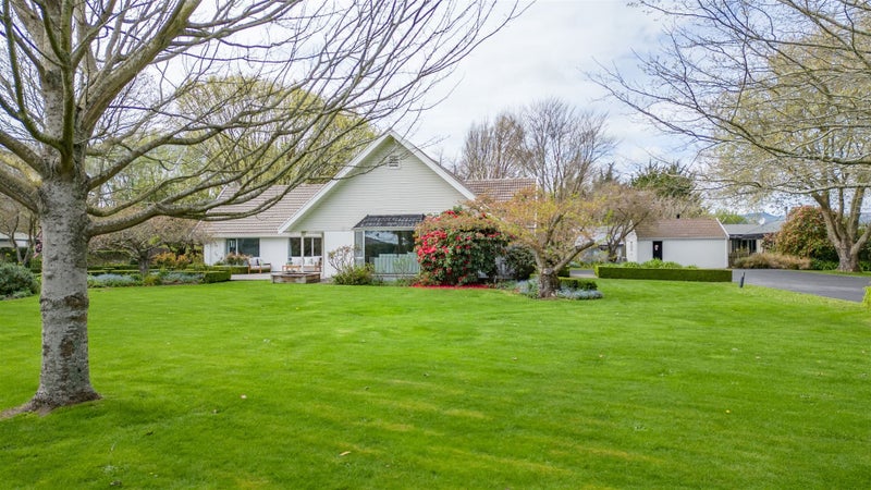 186 Robinsons Road, Christchurch - Carousel 1