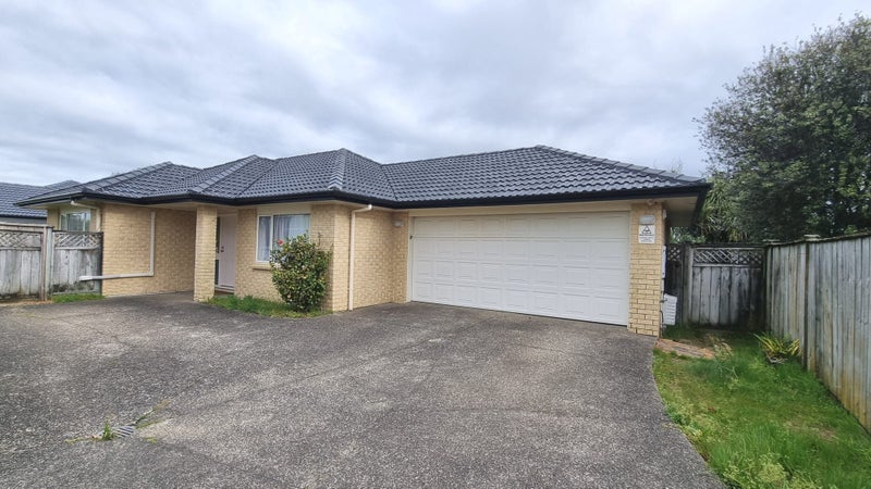 23 Trovare Place, Golflands, Auckland - Carousel 1